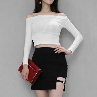 Set: Off-shoulder Knit Top + Cut Out Miniskirt