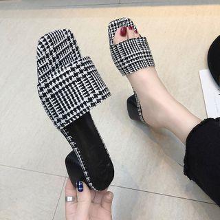 Square-toe Houndstooth Slide Sandals