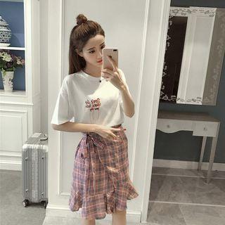 Set: Short-sleeve T-shirt + Plaid Midi Skirt