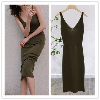 Sleeveless Ice Silk V-neck Open-back Sheath Dress