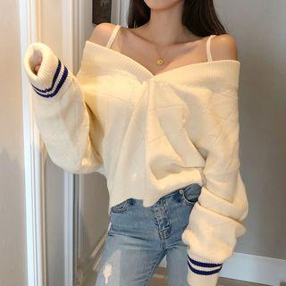 Contrast-trim V-neck Sweater Almond - One Size