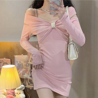 Set: Off-shoulder Bow-front Crop Top + Spaghetti Strap Plain Mini Bodycon Dress