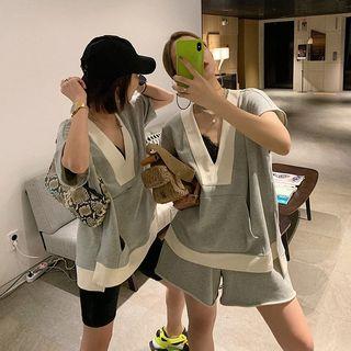 Contrast Trim V-neck Short-sleeve Oversize T-shirt / High-waist Wide-leg Shorts