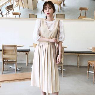 V-neck Sleeveless Plated Dress With Belt