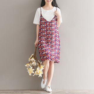 Set : Short-sleeve T-shirt + Patterned Strap Dress