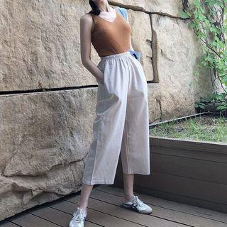 V-neck Knit Tank Top / Elastic Waist Cropped Pants