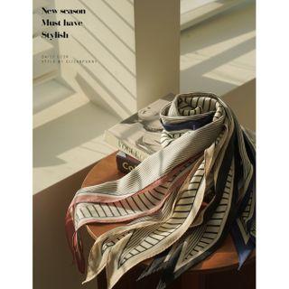 Contrast-trim Striped Scarf