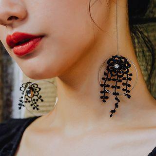 Asymmetric Floral Lace Dangle Earring