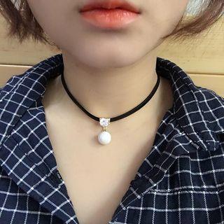 Faux Pearl Choker