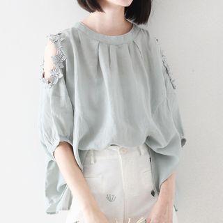 Shoulder-cutout Puff 3/4-sleeve Top