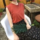 Lettering Sleeveless Top / Floral Print Midi Skirt