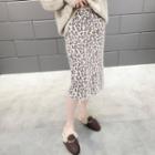 Leopard Patterned Midi Knit Skirt