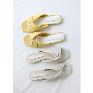 Flat-heel Knotted Mules