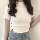 Short-sleeve Mock Neck Buttoned Crop T-shirt