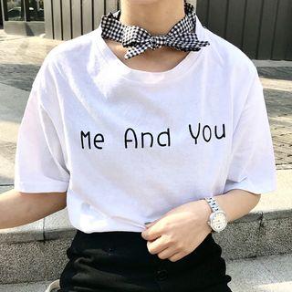 Short-sleeve Tie-neck Lettering Top
