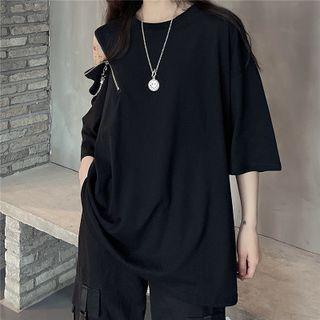 Short Sleeve Zip-shoulder Chain Detail Plain T-shirt