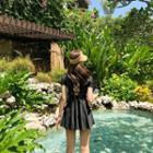 Round-neck Lace-back Swimsuit