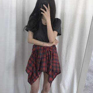 Short Sleeve Tee / Plaid Skirt
