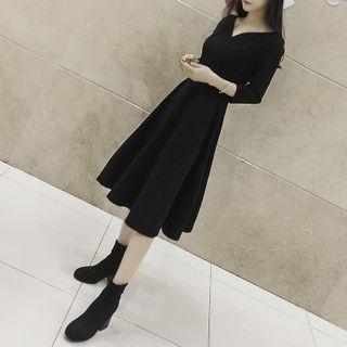 3/4-sleeve V-neck A-line Dress / Midi A-line Dress