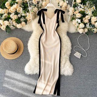 V-neck Lace-up Strap Sleeveless A-line Dress