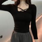 Round-neck Cross Strap Long-sleeve Cropped T-shirt