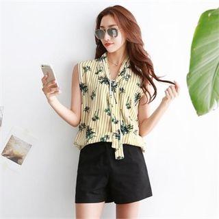Sleeveless Tie-front Pattern Striped Top