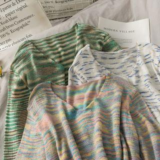 Dip-back Striped Crop Knit Top