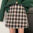 Chunky Knit Cardigan / Plaid A-line Skirt