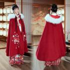 Set: Traditional Chinese Star Print Hooded Cape + Fluffy Scarf