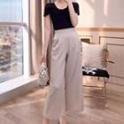 Set: U-neck Short-sleeve T-shirt + Cropped Wide-leg Pants