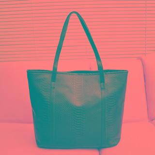 Faux Leather Croc-grain Tote Bag
