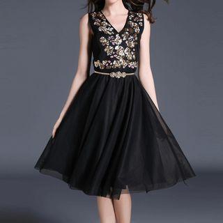 Embellished V-neck Sleeveless A-line Dress