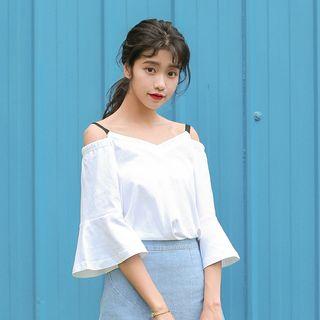 Off-shoulder Bell-sleeve T-shirt