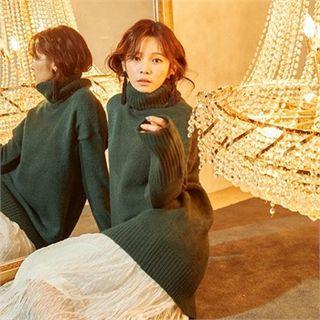 From Seoul Loose-fit Turtleneck Sweater