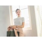 Short-sleeve Slim-fit Knit Top