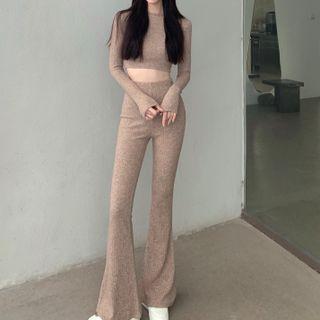 Long-sleeve Cropped T-shirt / Flared Pants