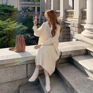 V-neck Drop-shoulder Rib-knit Maxi Dress