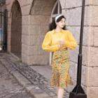 Frill Trim Shirt / Floral Print Pencil Skirt