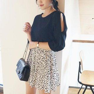 3/4-sleeve Cutout-shoulder Top