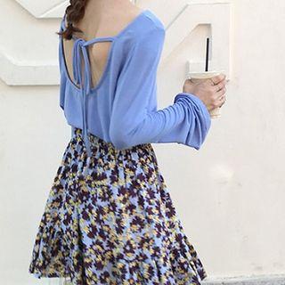 Plain Crewneck Lace-up Long-sleeve Top / Floral High-waist Chiffon Skirt