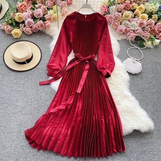 Round-neck Ruched Tie-waist Pleated Dress