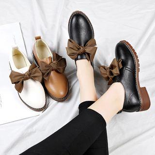 Block Heel Bow Accent Faux Leather Shoes