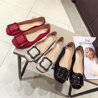 Twisted Buckled Flats