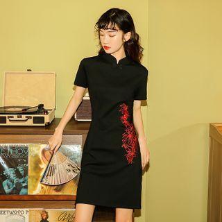 Floral Embroidered Short-sleeve Mini Qipao