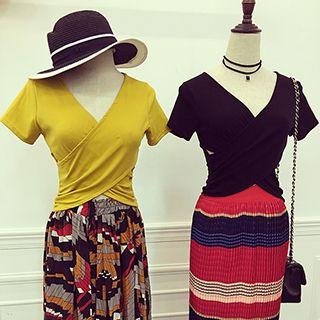 V-neck Cropped Short-sleeve T-shirt
