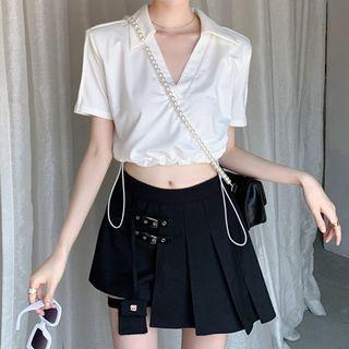 Short-sleeve Open-collar Crop Top / Buckled Mini A-line Skirt