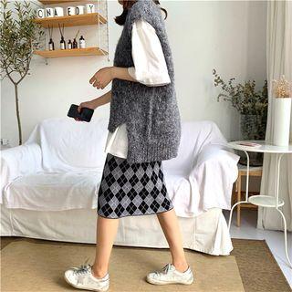 Plain Knit Vest / Loose-fit Short-sleeve T-shirt / Plaid Skirt