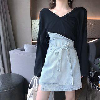 Long-sleeve V-neck T-shirt / High Waist Asymmetrical Denim Skirt