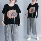 Short-sleeve Flower Print T-shirt Black - One Size