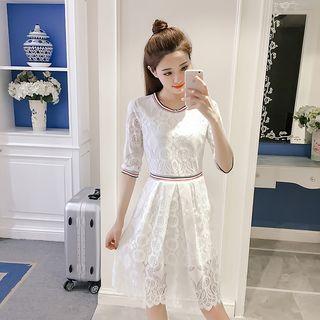 Elbow-sleeve Contrast Stripe Lace Dress